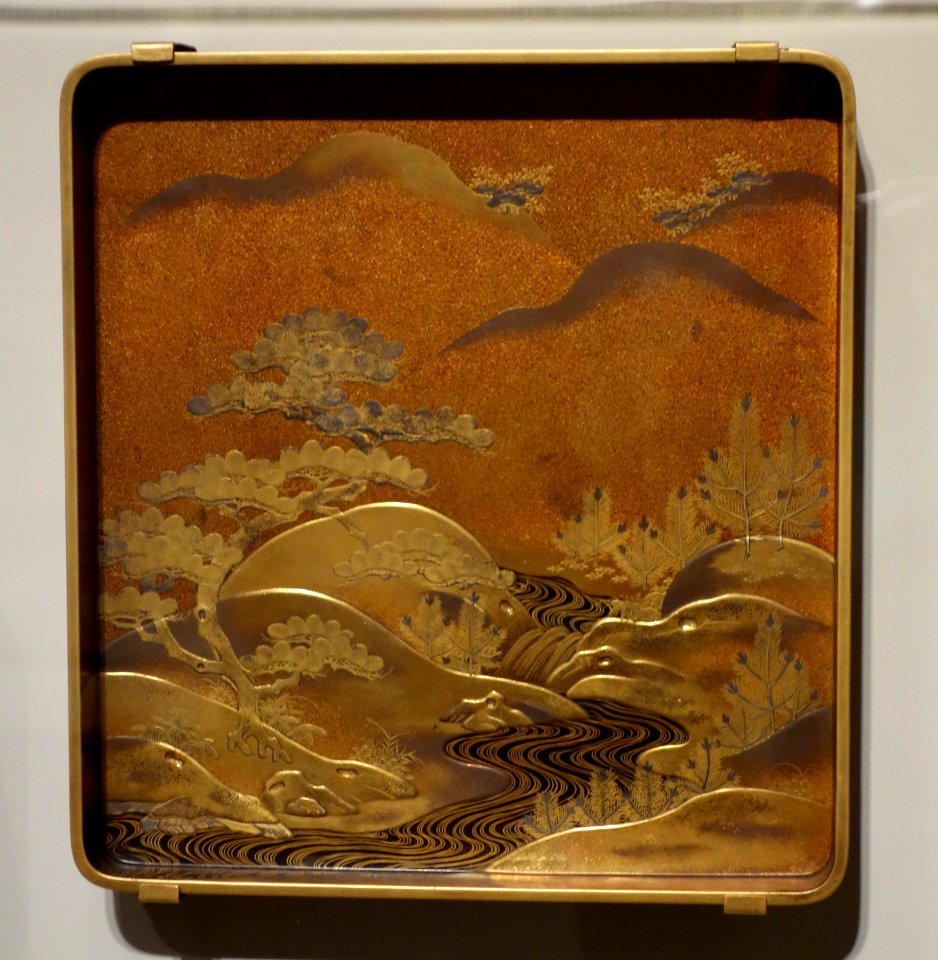 Writing box and brush with mountain landscape scene (view 2), Japan, Edo period, 19th century, gold lacquerware - Cincinnati Art Museum - DSC03169