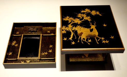 Writing box, Edo period, 18th century, maple and deer design in maki-e lacquer - Tokyo National Museum - DSC05144