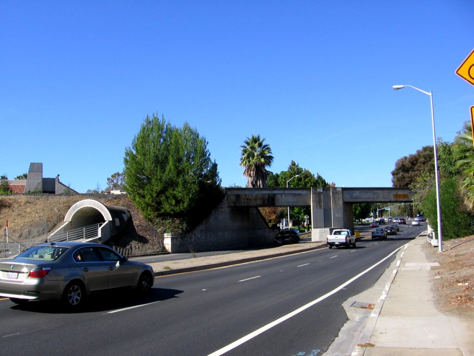 WPRR bridge over Mission Boulevard 2630 03