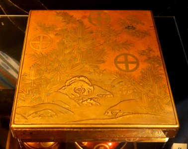 Writing box with Shimazu mon, Japan, early 1800s, lacquer on wood - Östasiatiska museet, Stockholm - DSC09252