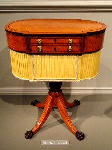 Worktable, New York, 1815-1830, mahogany, brass - National Gallery of Art, Washington - DSC08800