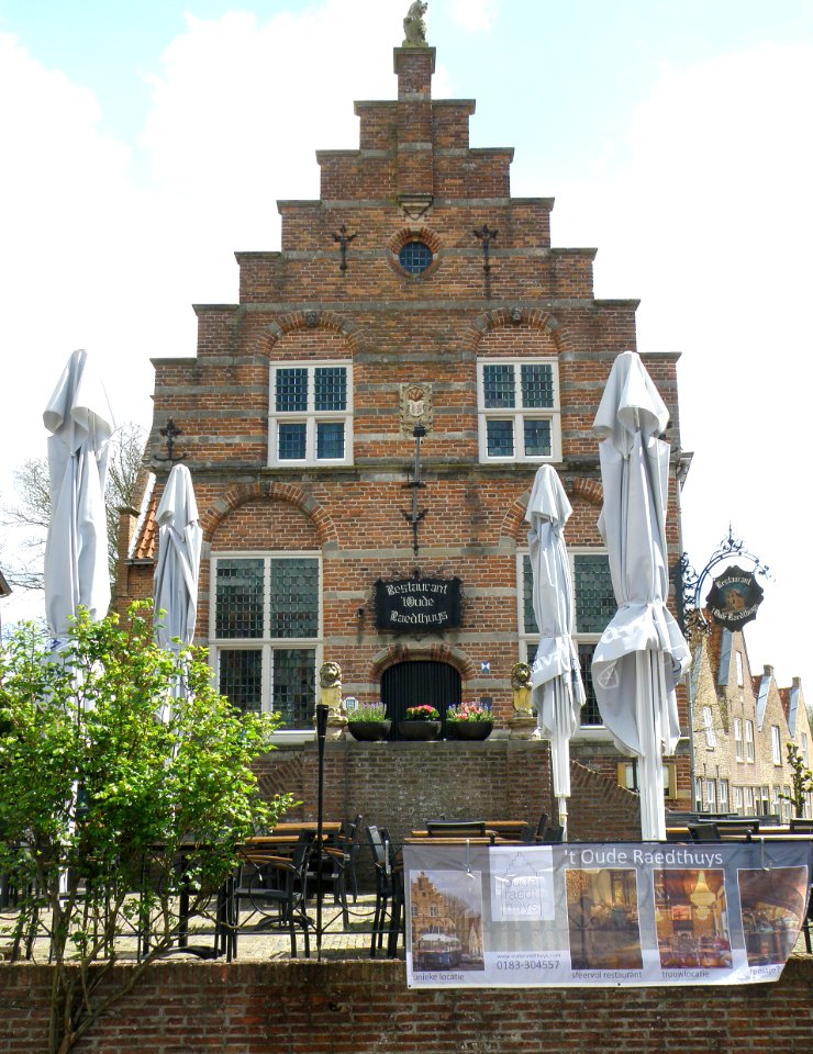 Woudrichem Oude stadhuis 1