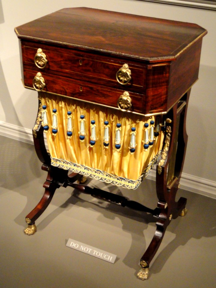 Worktable, Boston, 1815-1825, rosewood with rosewood veneer, brass, ormolu - National Gallery of Art, Washington - DSC08804
