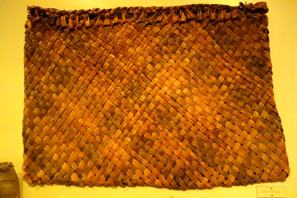 Woven bag, undated, cedar bark, nettle fiber, buffalo hair - Wisconsin Historical Museum - DSC02870
