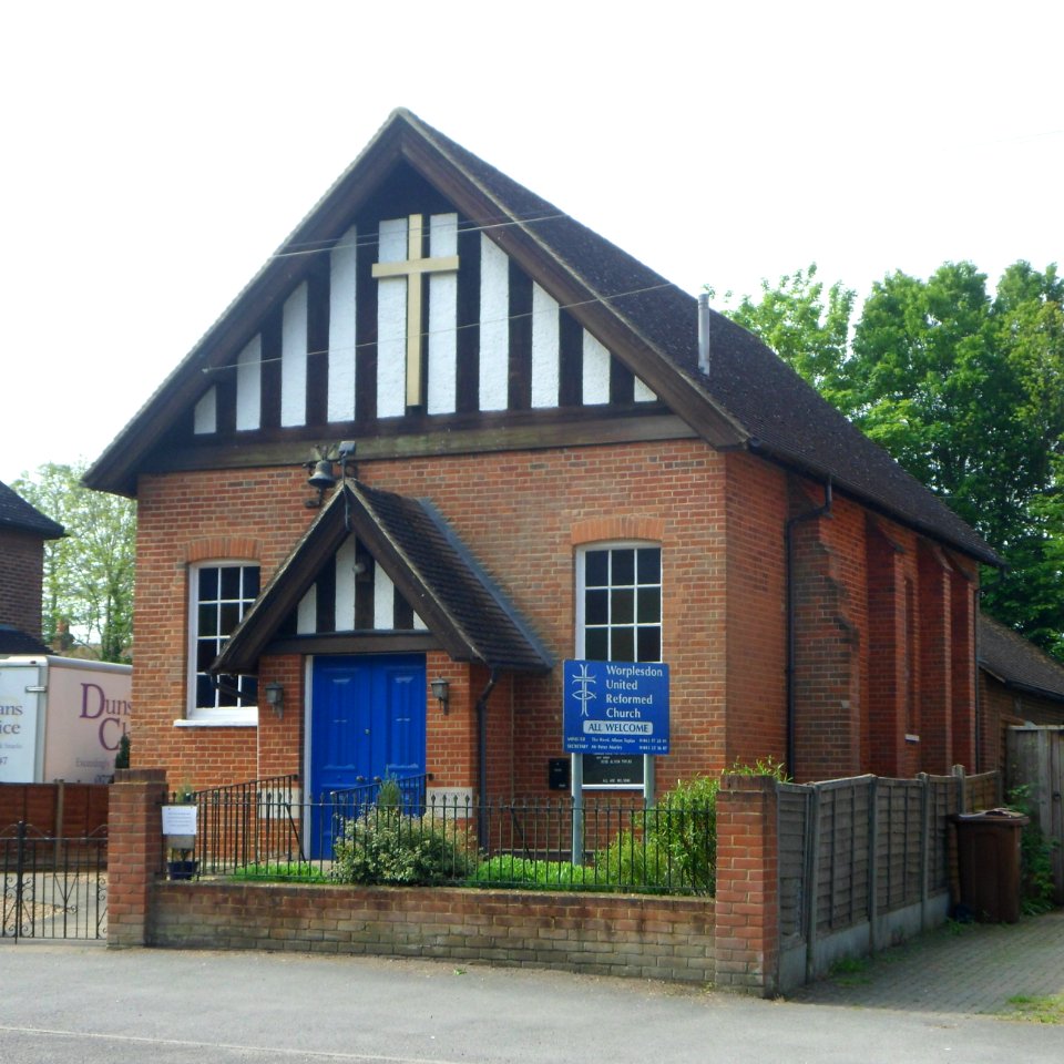 Worplesdon United Reformed Church, Perry Hill, Worplesdon (May 2014) (2)