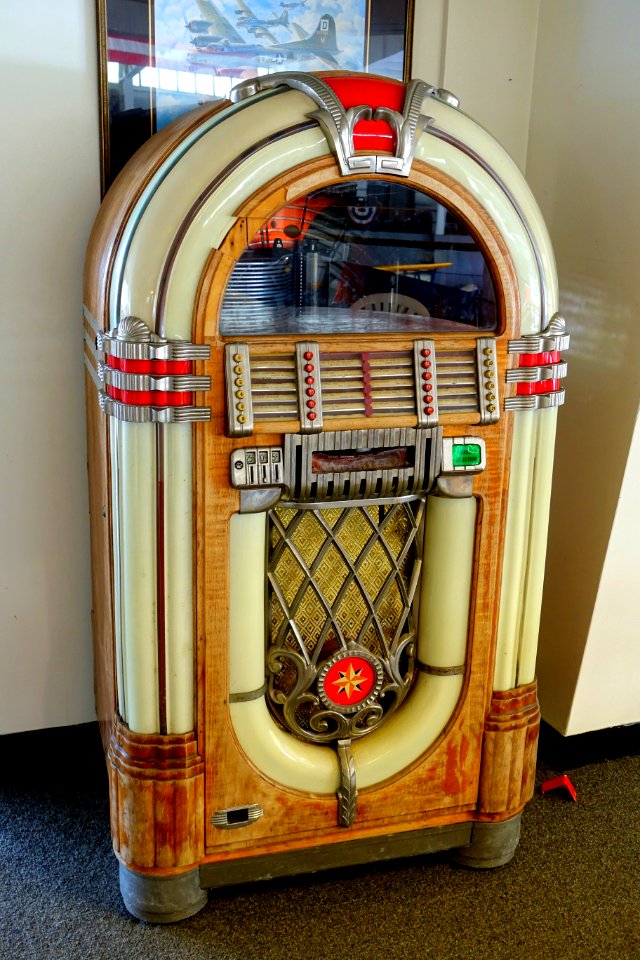 Wurlitzer jukebox - Collings Foundation - Massachusetts - DSC06784