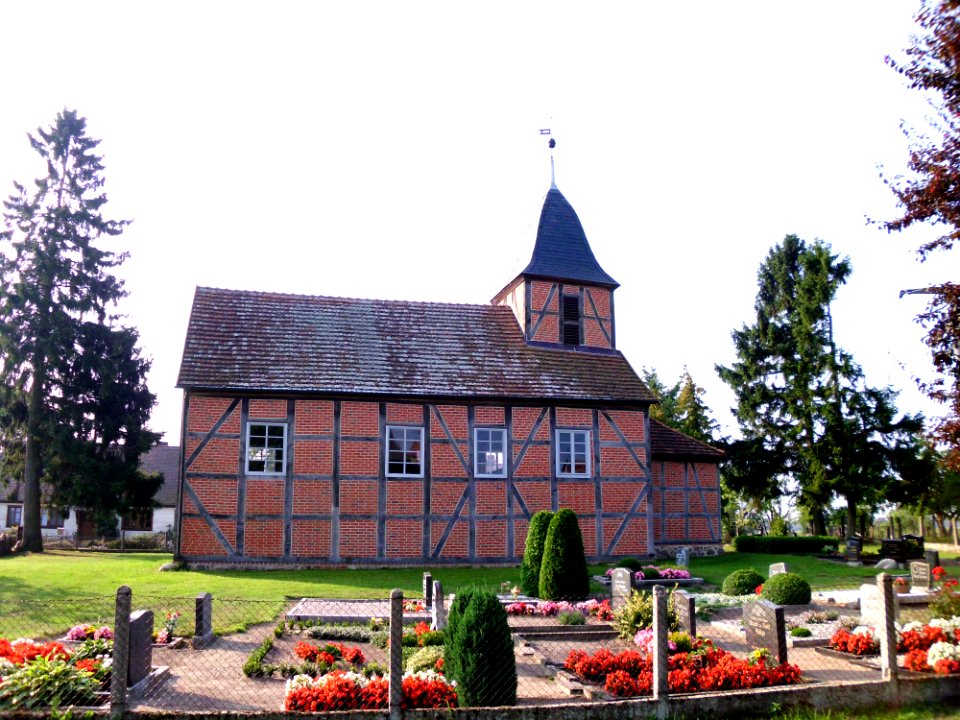 Wustrow Dorfkirche 1