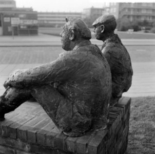Beeldje van Bayens, schaftende arbeiders, Bestanddeelnr 917-0025