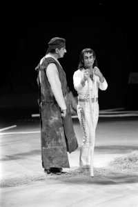 Beeld van de repetitie met Guus Hermus (l) en Henk van Ulsen, Bestanddeelnr 924-6335