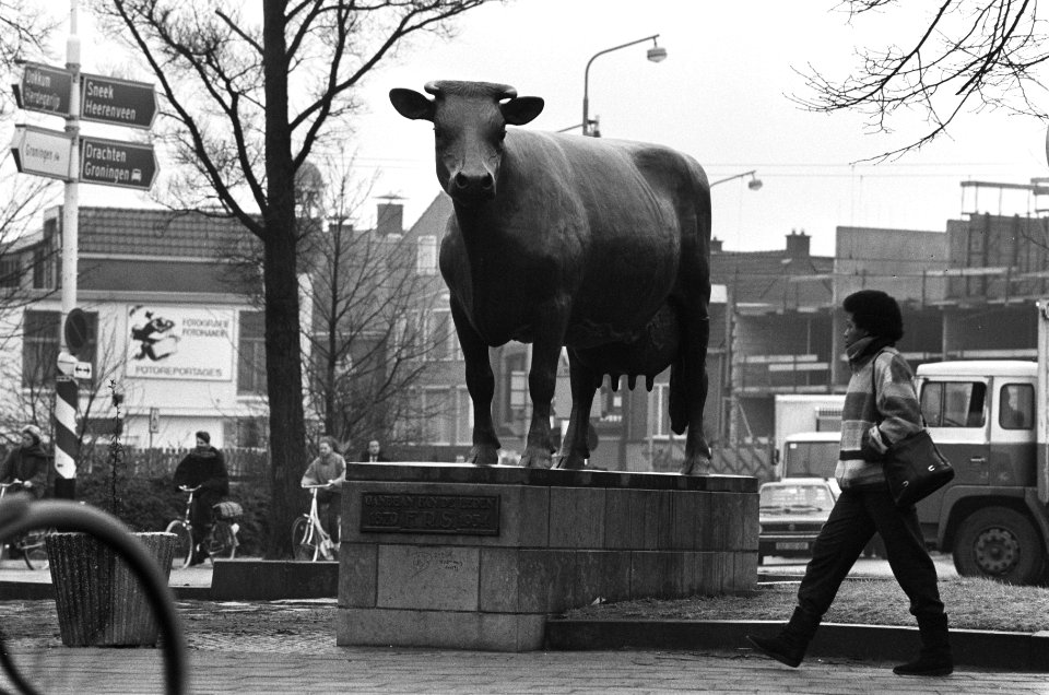 Beeld Us mem in Leeuwarden, Bestanddeelnr 933-5856