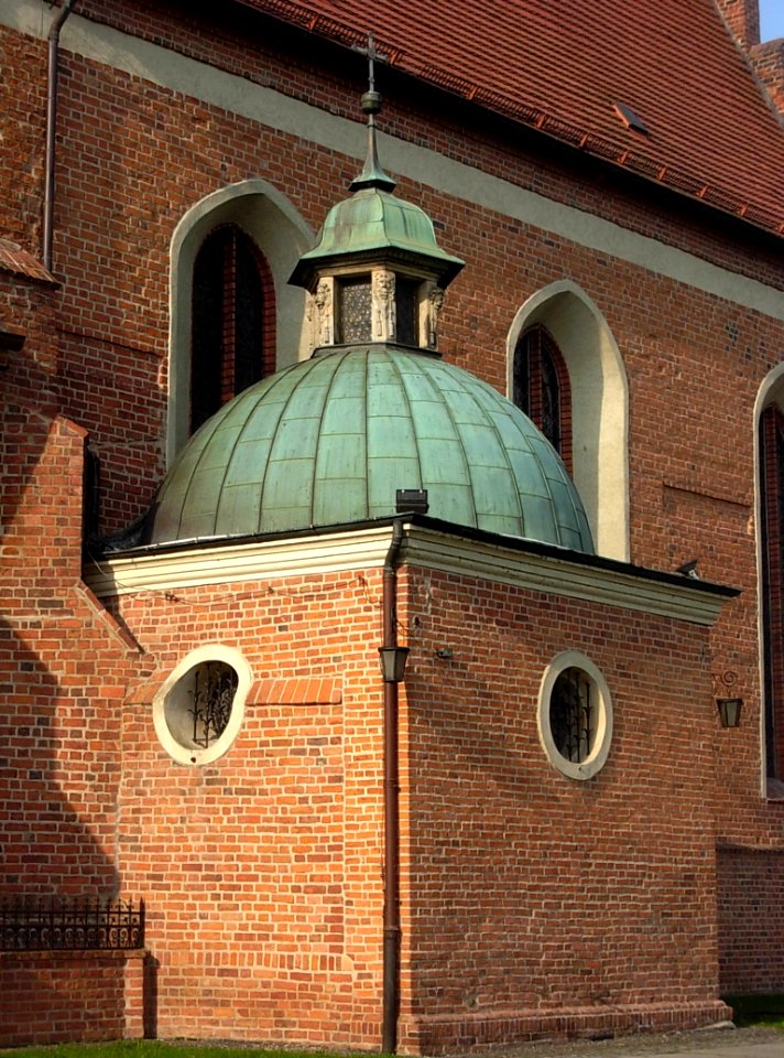 Bdg katedra kaplśwKrzyża b 05-2013