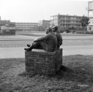 Beeldje van Bayens, schaftende arbeiders, Bestanddeelnr 917-0022