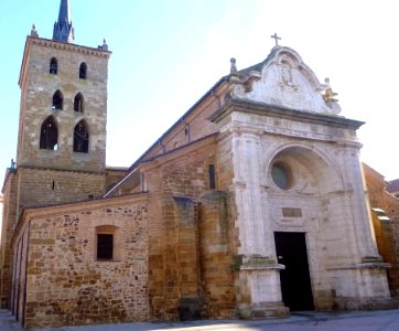 Benavente - Iglesia de Santa María del Azogue, exterior 07