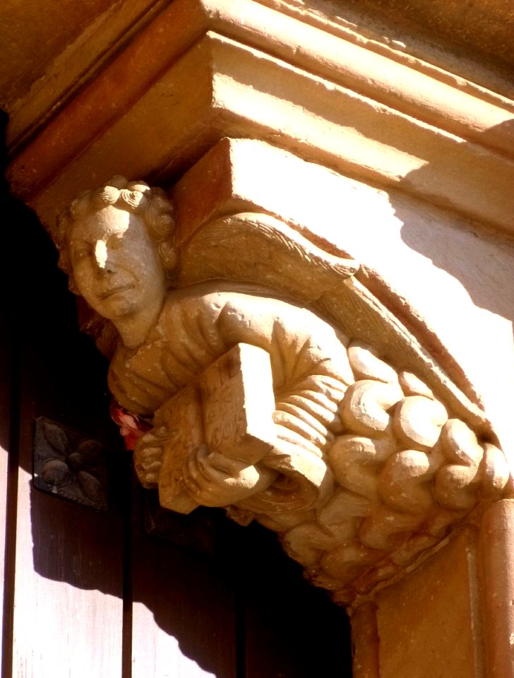 Benavente - Iglesia de San Juan del Mercado, exterior, portadas románicas 03