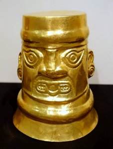 Beaker with upside-down head, Sican (Lambayeque) culture, Peru north coast, Late Intermediate Period (Middle Sican), 900-1100 AD, gold - Dallas Museum of Art - DSC04670