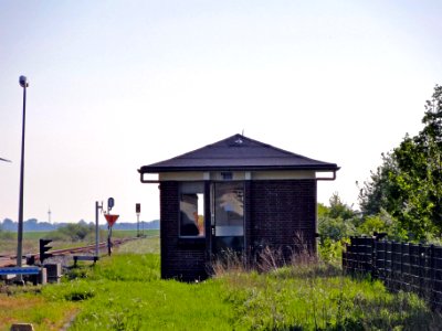 Bedieningsgebouwtje spoorbrug Nieuweschans