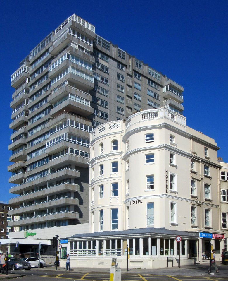 Bedford Towers and West Beach Hotel, 135–136 King's Road, Brighton (September 2015)