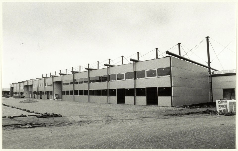 Bedrijfsverzamelgebouw in aanbouw, NL-HlmNHA 54023392