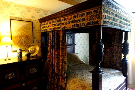 Bedroom - Kelmscott Manor - Oxfordshire, England - DSC00071