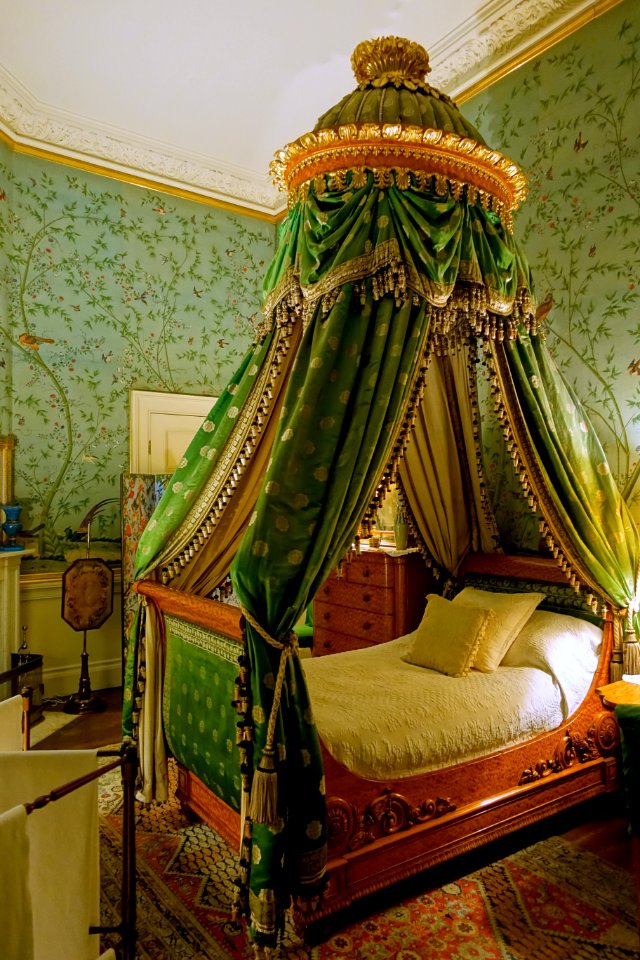 Bed 2 - Wellington Bedroom - Chatsworth House - Derbyshire, England - DSC03370
