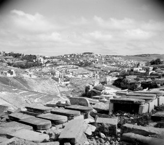Begraafplaats op Zion's berg Zicht op het Hinnom dal, Bestanddeelnr 255-5158