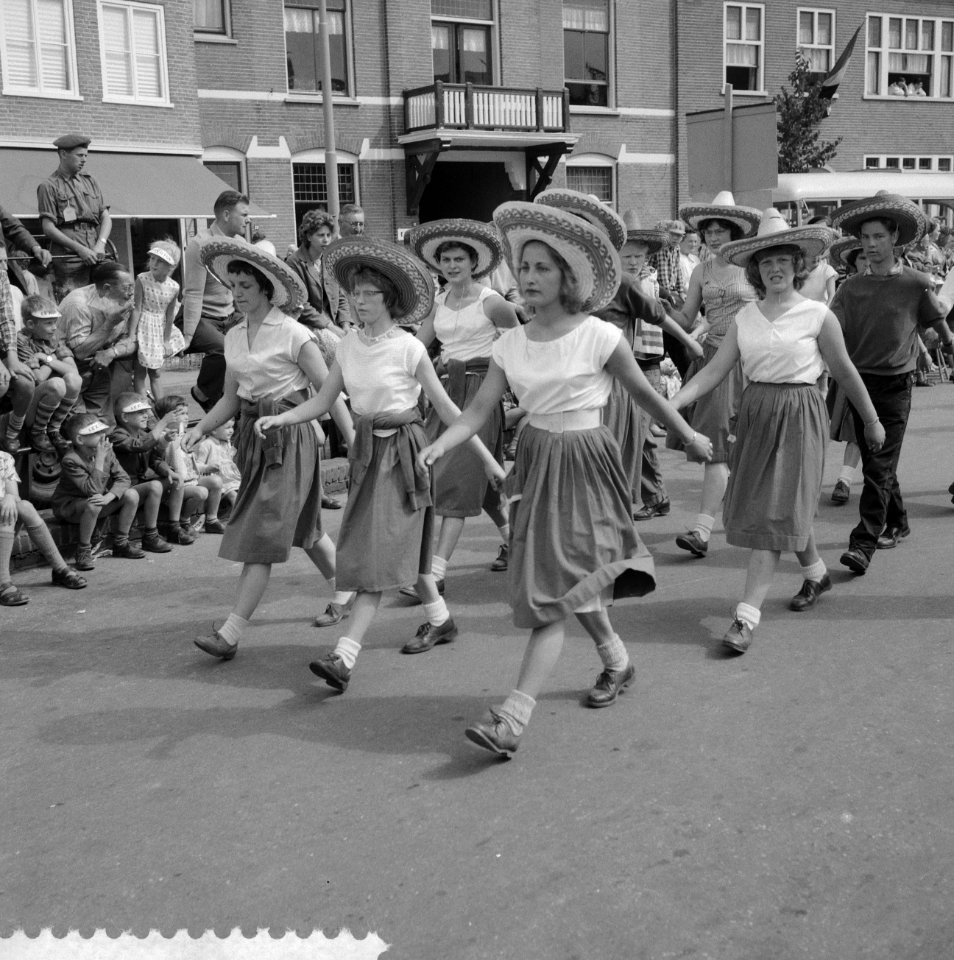 Begin van vierdaagse in Nijmegen, Bestanddeelnr 910-5423