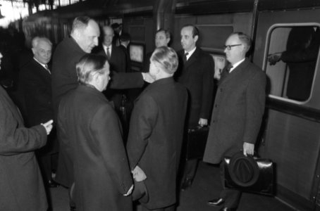 Belgische Minister President G. Eyskens en minister van Buitenlandse Zaken P. Ha, Bestanddeelnr 922-0719
