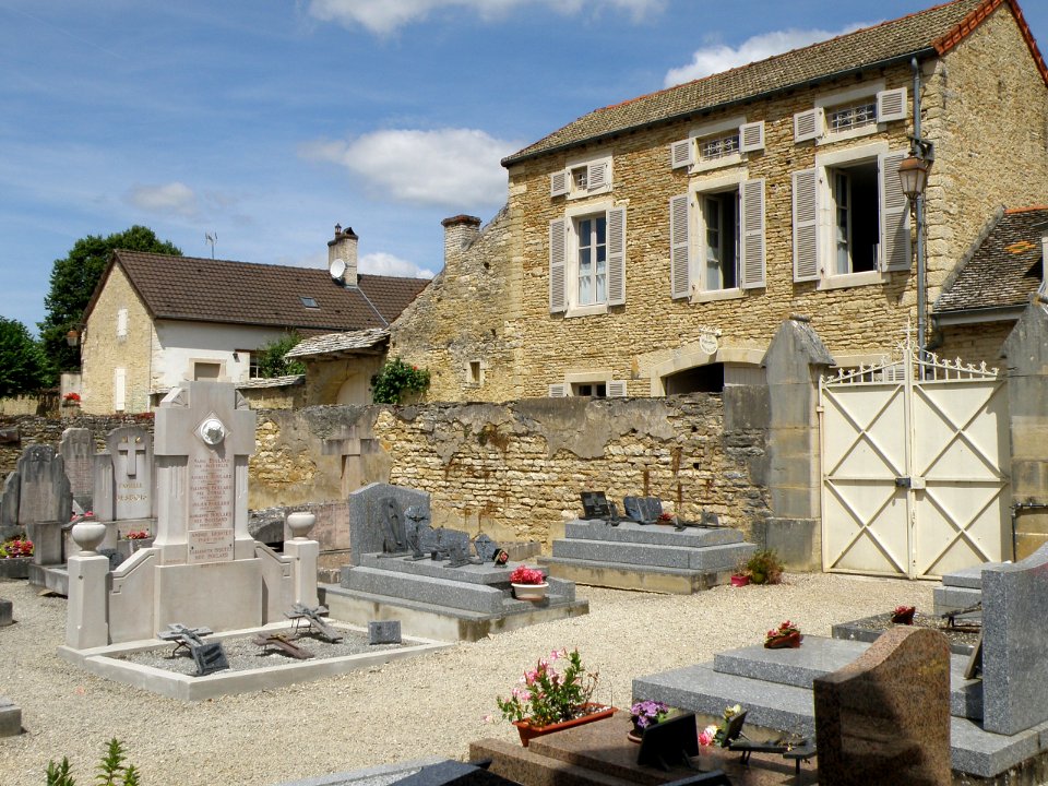 Auxey-Duresses Cimetière 3