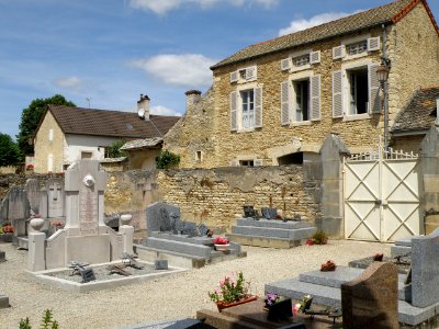 Auxey-Duresses Cimetière 3