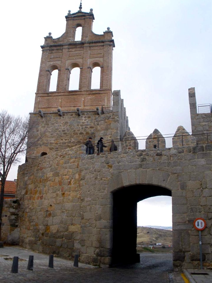 Avila - Murallas, Puerta del Carmen 3