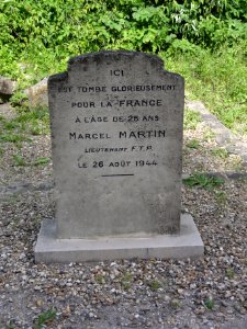 Auvers-sur-Oise (Val d'Oise) monument soldat tombé ici 1944