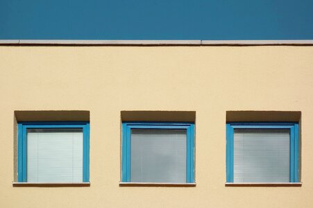 Building infrastructure facade