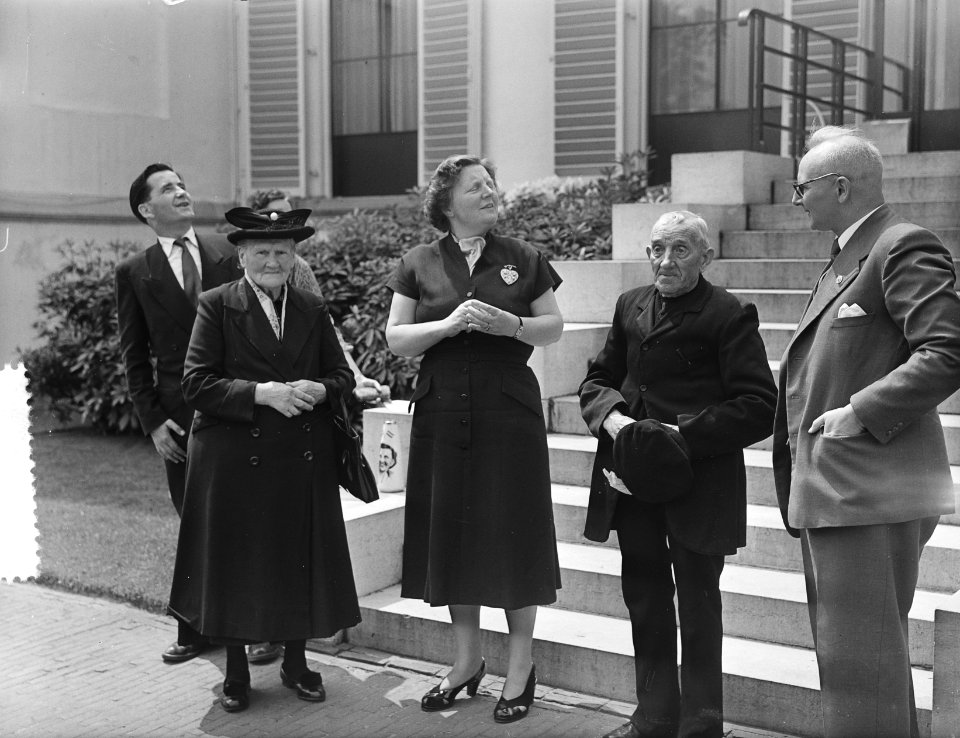 Bezoek ouden van dagen Soestdijk, Bestanddeelnr 907-1988