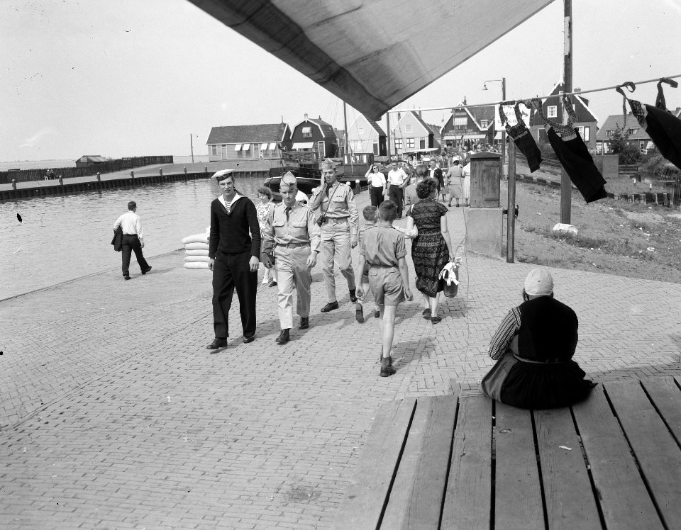 Bezoek touristen aan Marken, Bestanddeelnr 906-6464