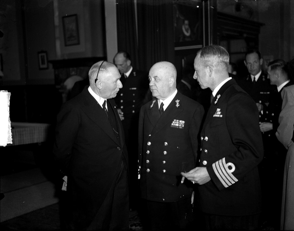 Bezoek aan de Argis van Admiraal Helfrich, Bestanddeelnr 903-0236