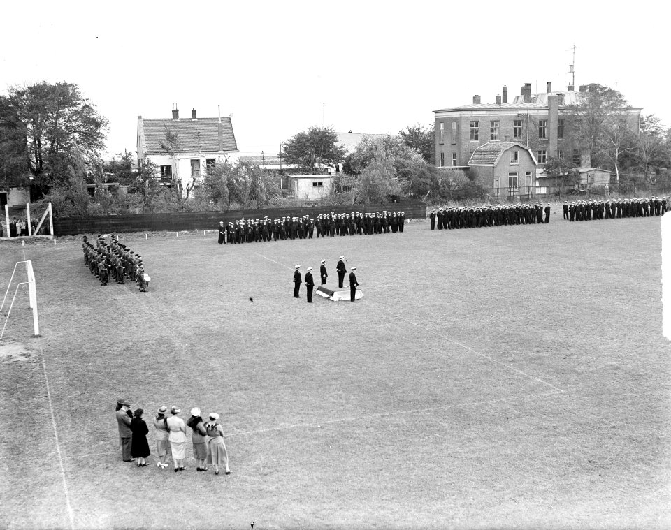 Bezoek aan de Argis van Admiraal Helfrich, Bestanddeelnr 903-0231
