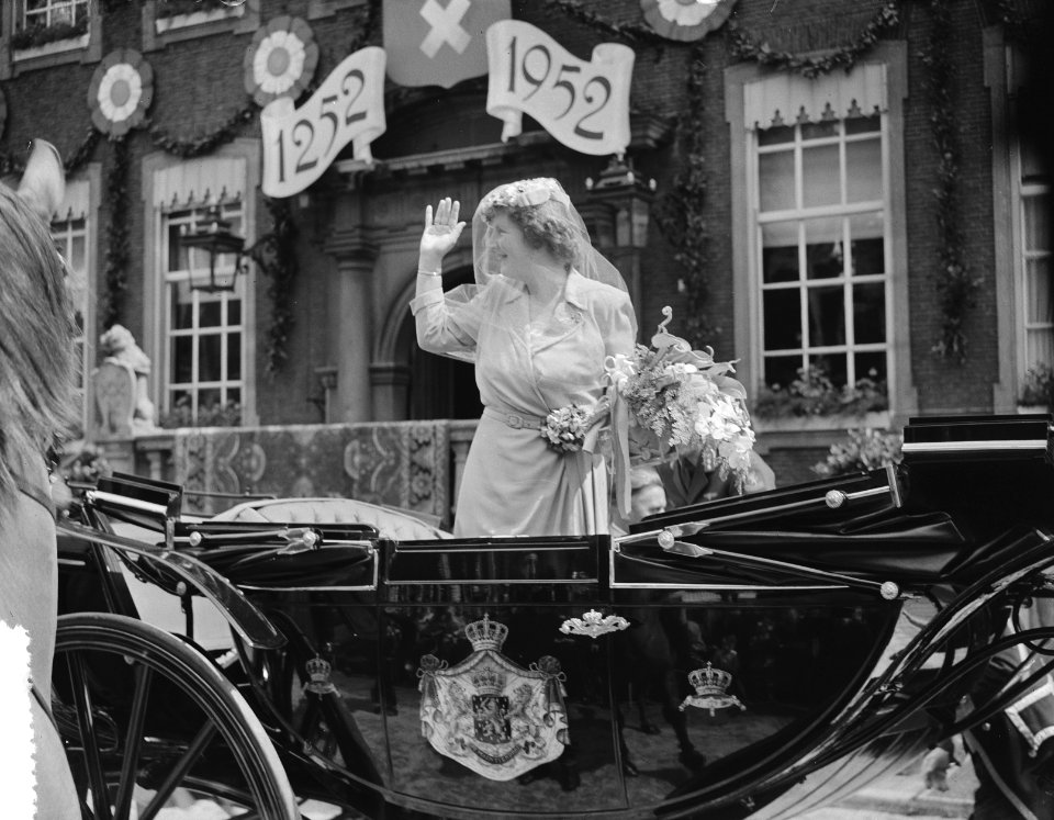 Bezoek Koningin Juliana aan jubilerend Breda, Bestanddeelnr 905-2225
