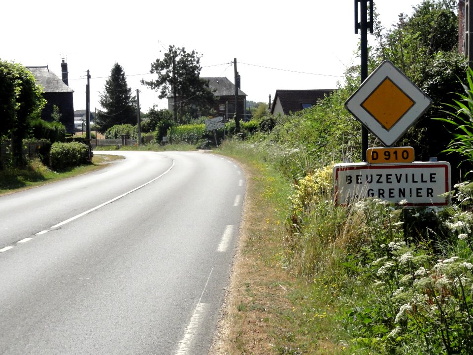 Beuzeville-le-Grenier (Seine-Mar.) entrée