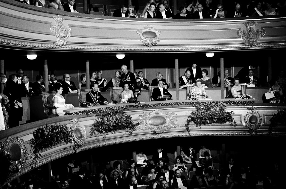 Bezoek President van Mexico President Lopez aan de Koninklijke Schouwburg te Den, Bestanddeelnr 915-0027