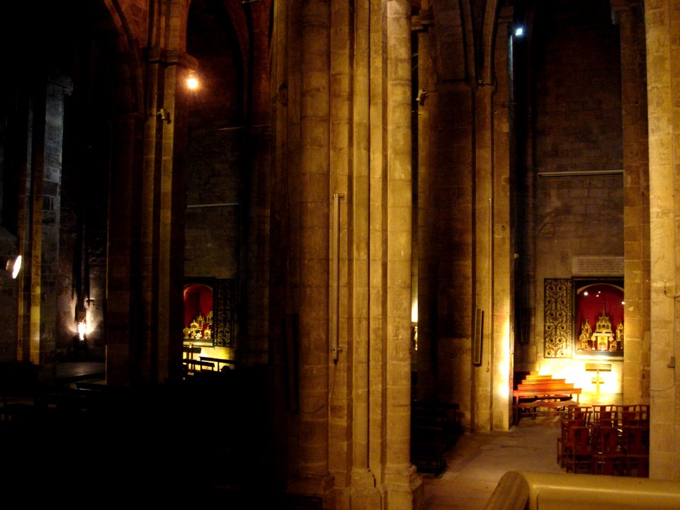 Basilique Saint-Victor Light