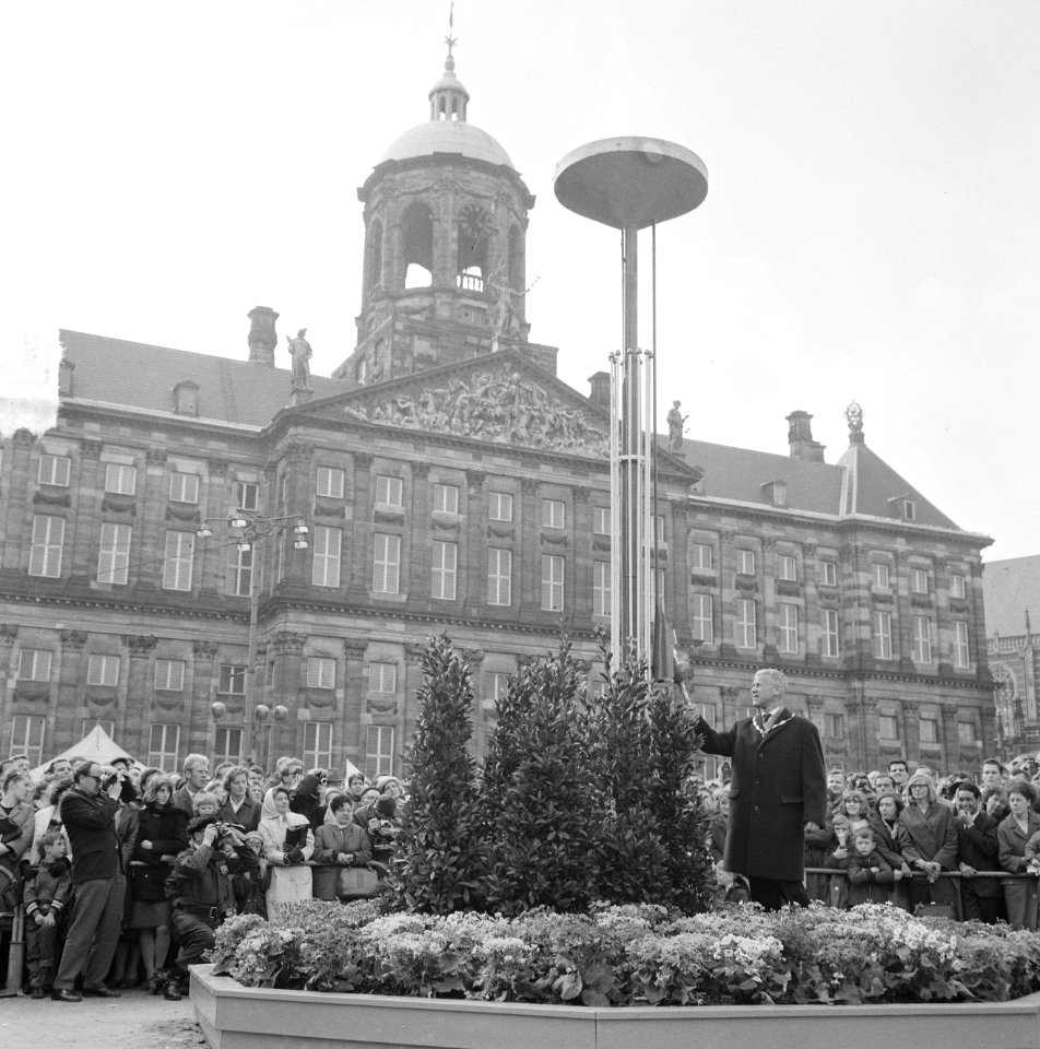 Bevrijdingsdag, het bevrijdingsleger zoals het 20 jaar geleden binnentrok vanaf , Bestanddeelnr 917-7309