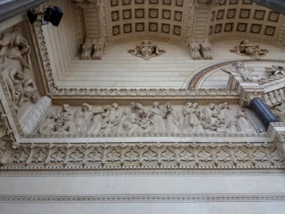 Basilique Notre-Dame de Fourvière - Frontispice - Relief - Côté gauche