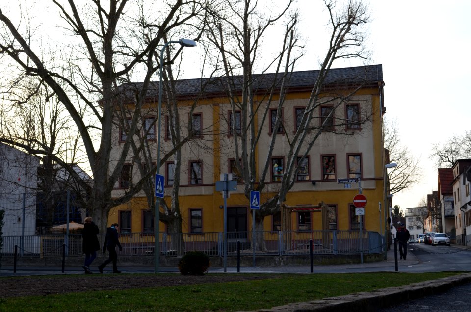 Bieber, Mauerfeldstraße 4 und 8