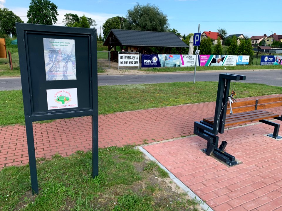 Bicycle Repair Station - Międzyrzeckie Jeziorka, Międzyrzec Podlaski, PL