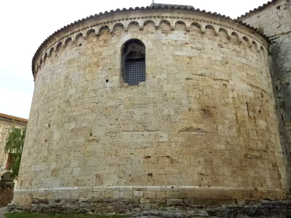 Besalú - Monasterio de Sant Pere 07