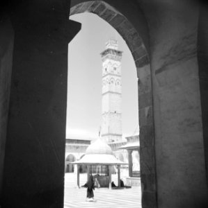 Binnenplaats van de Grote Moskee, Al Djami al Kabir te Aleppo, Bestanddeelnr 255-5958