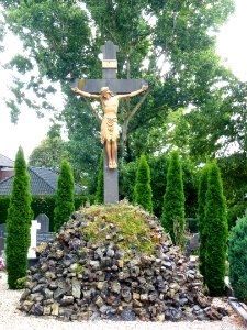 Beuningen (Gld) kerkhof kalvariekruis