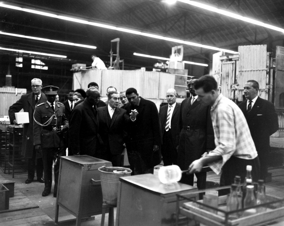 Bezoek Koning van Boeroendi aan Philips te Eindhoven, Bestanddeelnr 914-5612