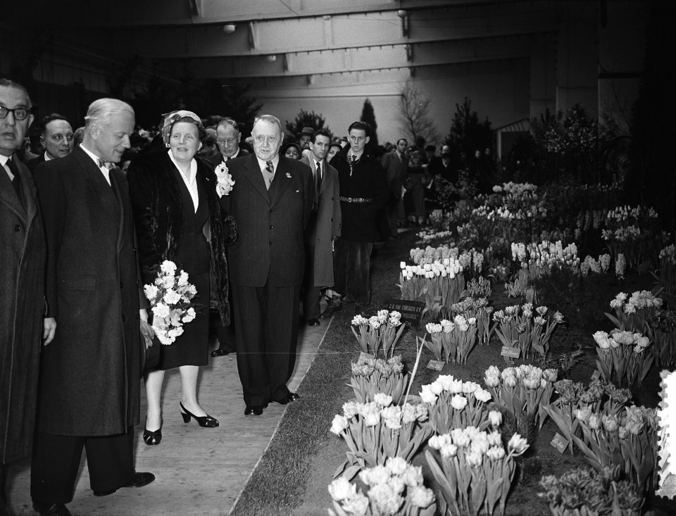 Bezoek koningin Juliana aan de Amstelflora in de RAI, Bestanddeelnr 906-3577