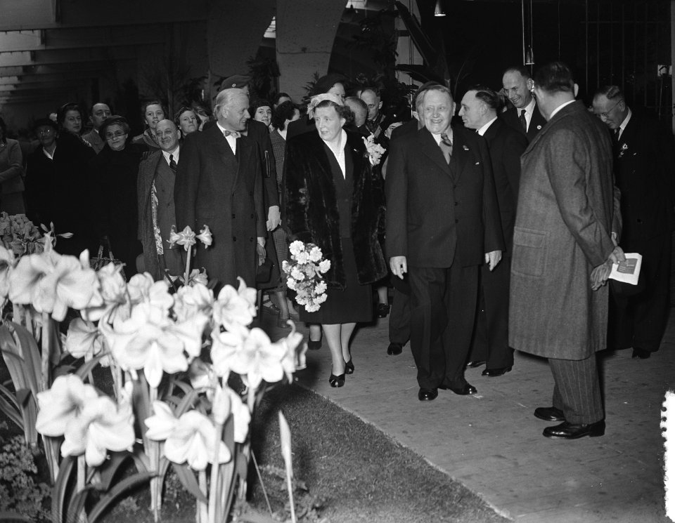 Bezoek koningin Juliana aan de Amstelflora in de RAI, Bestanddeelnr 906-3573